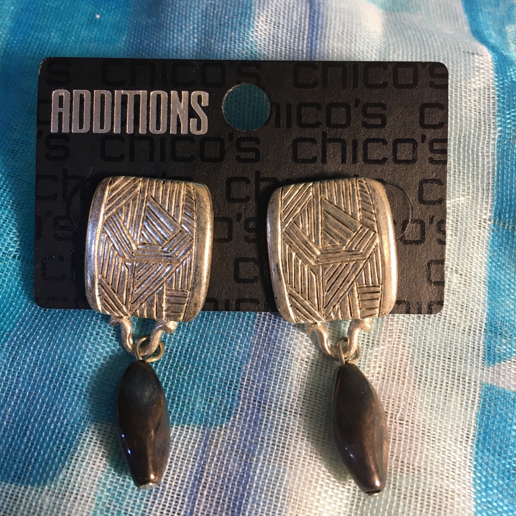 Chicos Earrings 11$